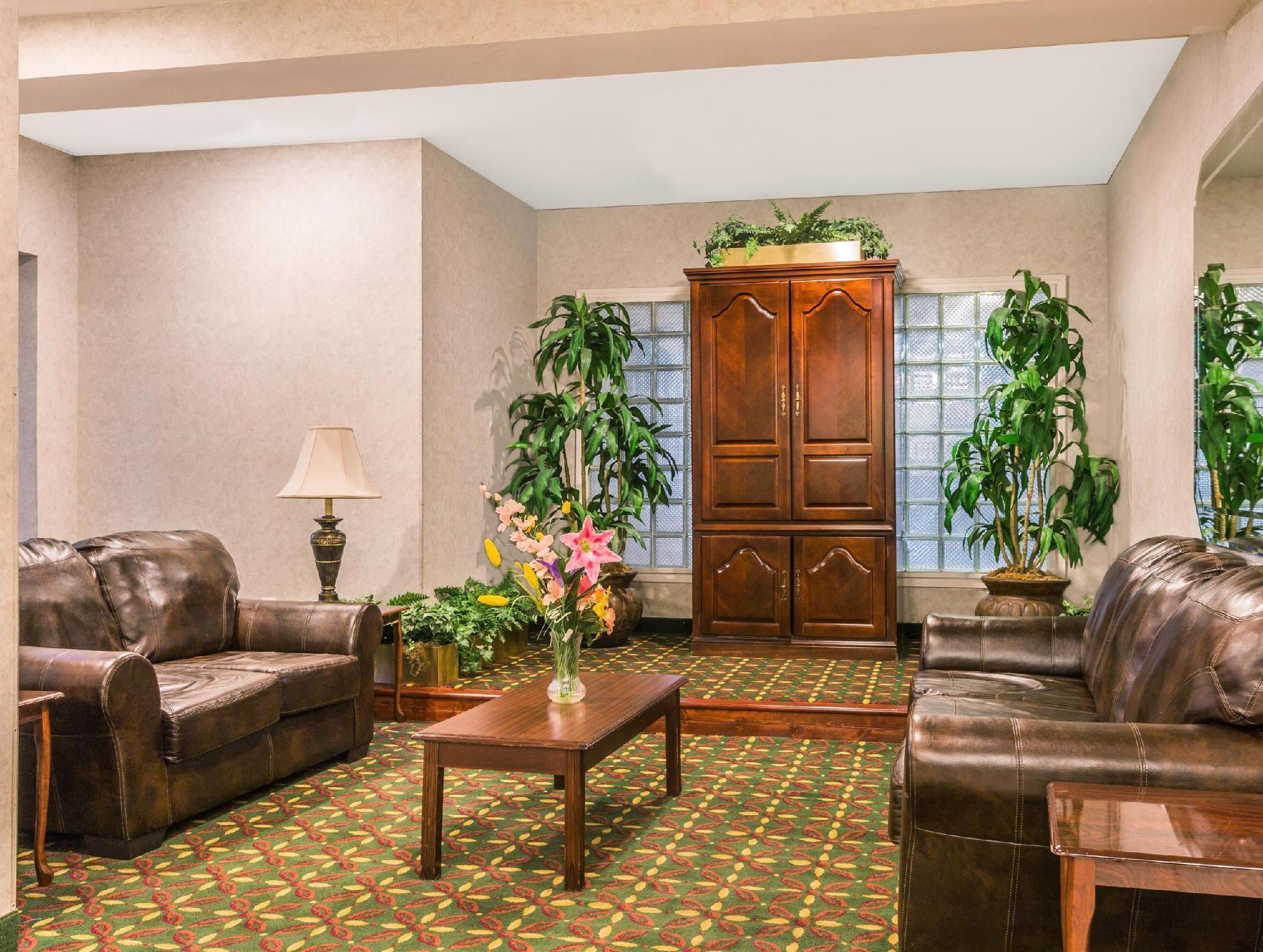 Hotel Super 8 By Wyndham North Dallas Area Garland