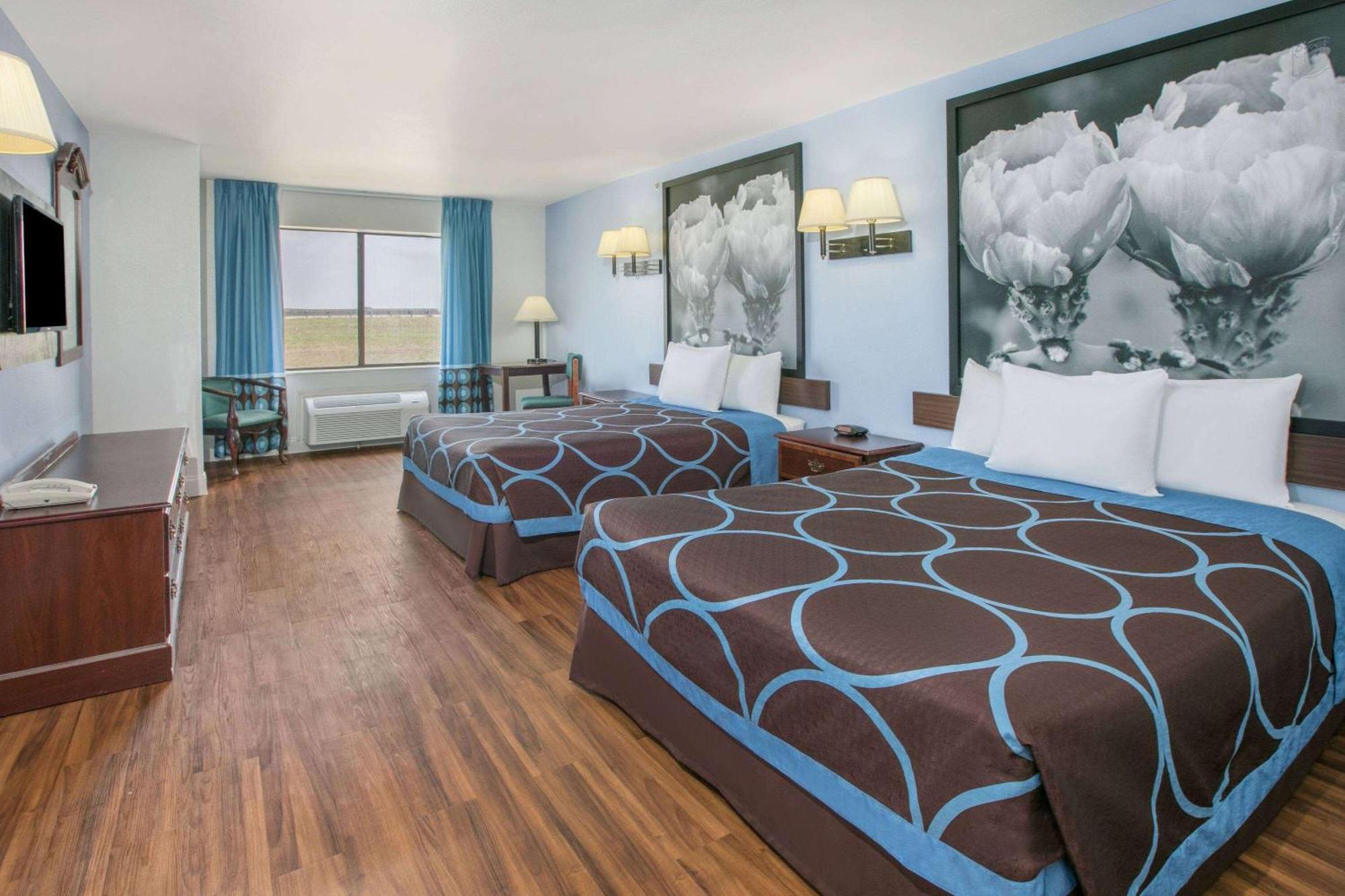 Hotel Super 8 By Wyndham North Dallas Area 2*