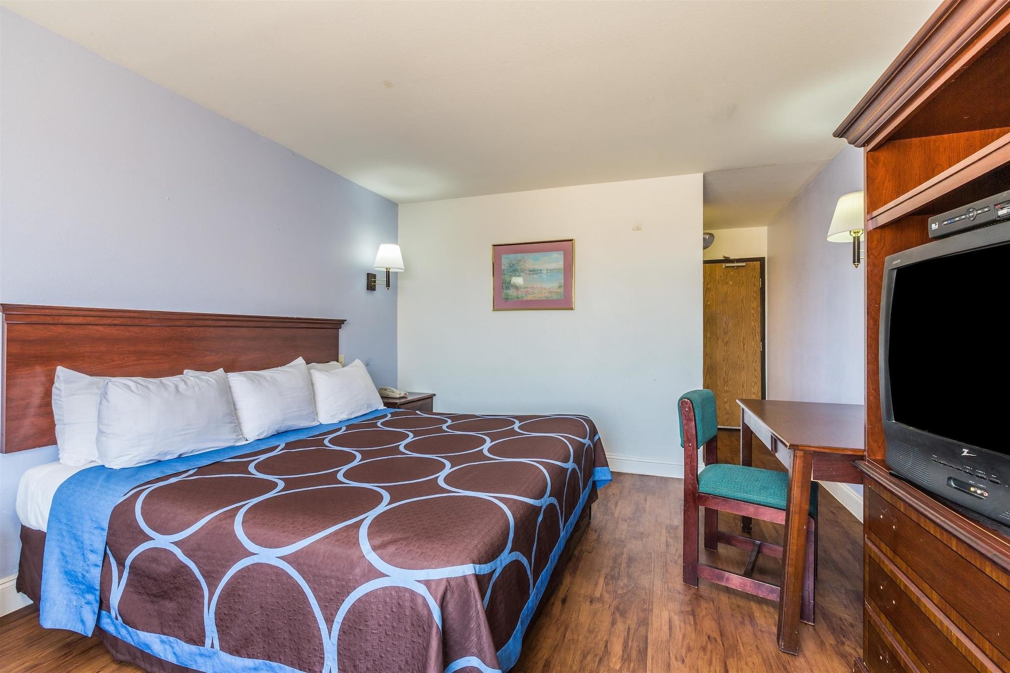 Hotel Super 8 By Wyndham North Dallas Area 2*