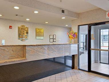 Super 8 By Wyndham North Dallas Area 2*
