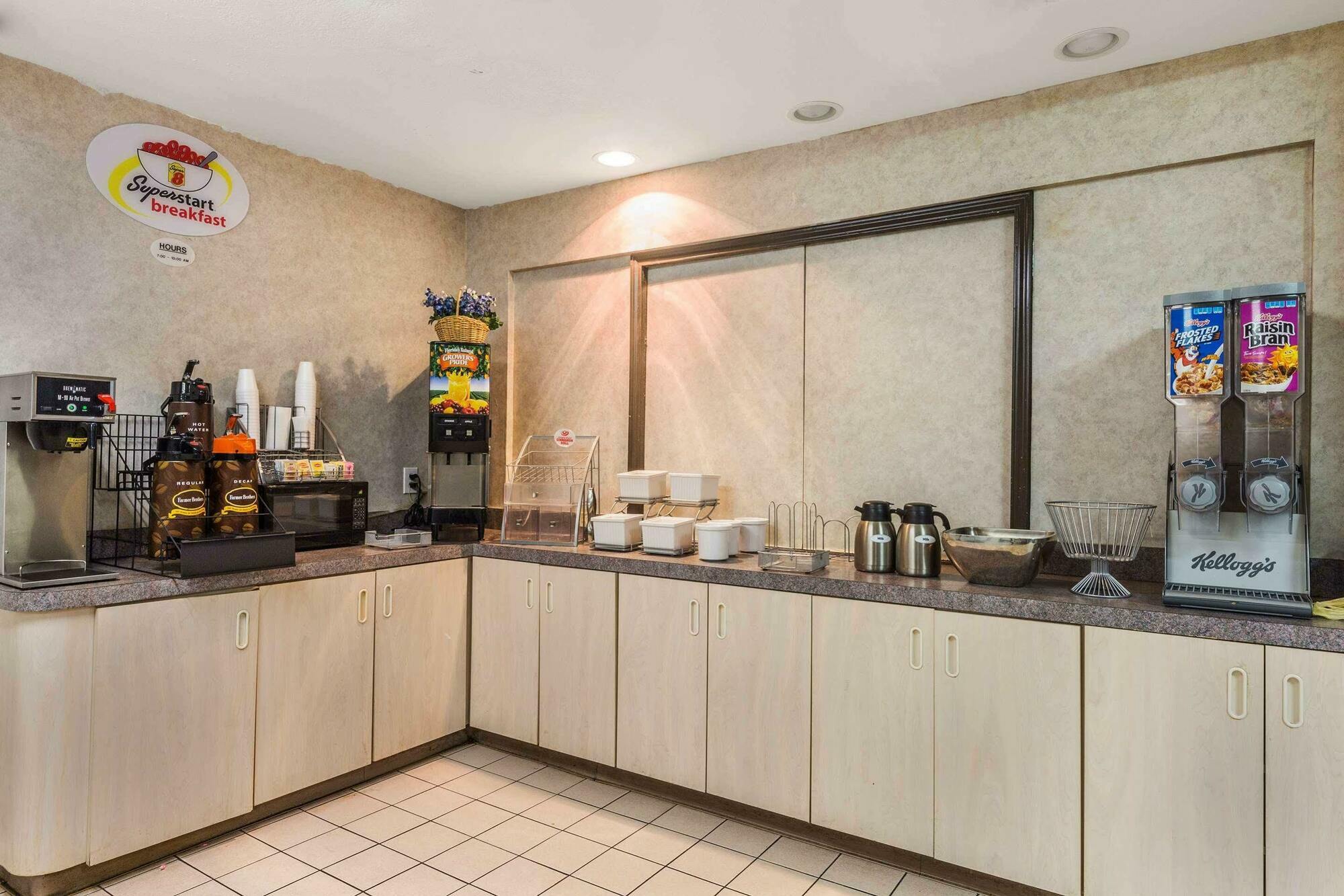 Super 8 By Wyndham North Dallas Area 2*