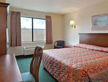 Super 8 By Wyndham North Dallas Area 2*